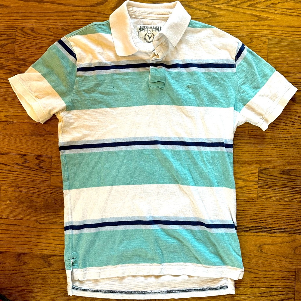 American Eagle men's short sleeve polo size small perfect for spring, summer